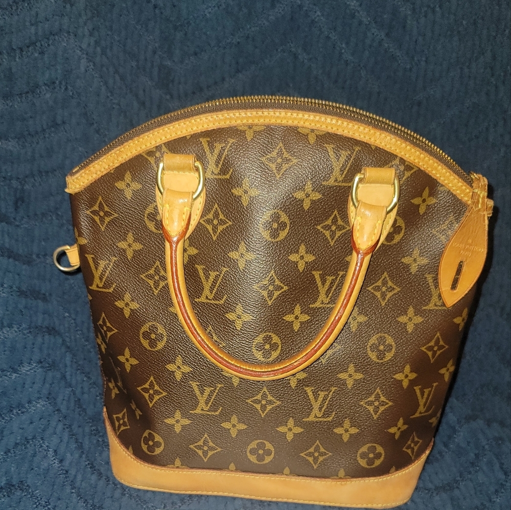 Louis Vuitton Vertical Lockit PM